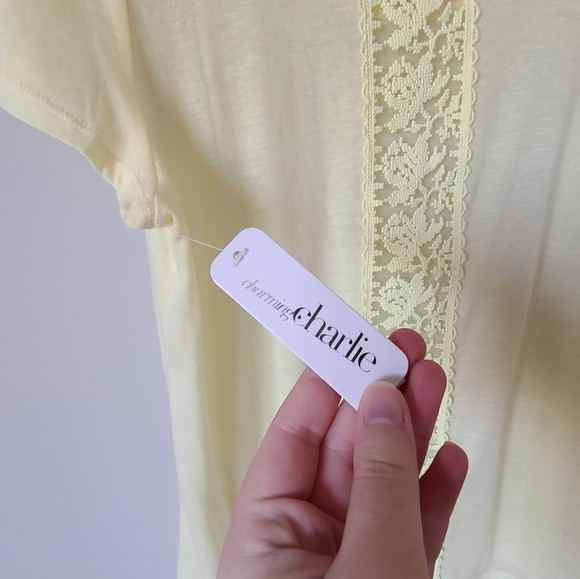 Charming Charlie Pale Yellow Lace Panel T-Shirt S - Picture 3 of 4
